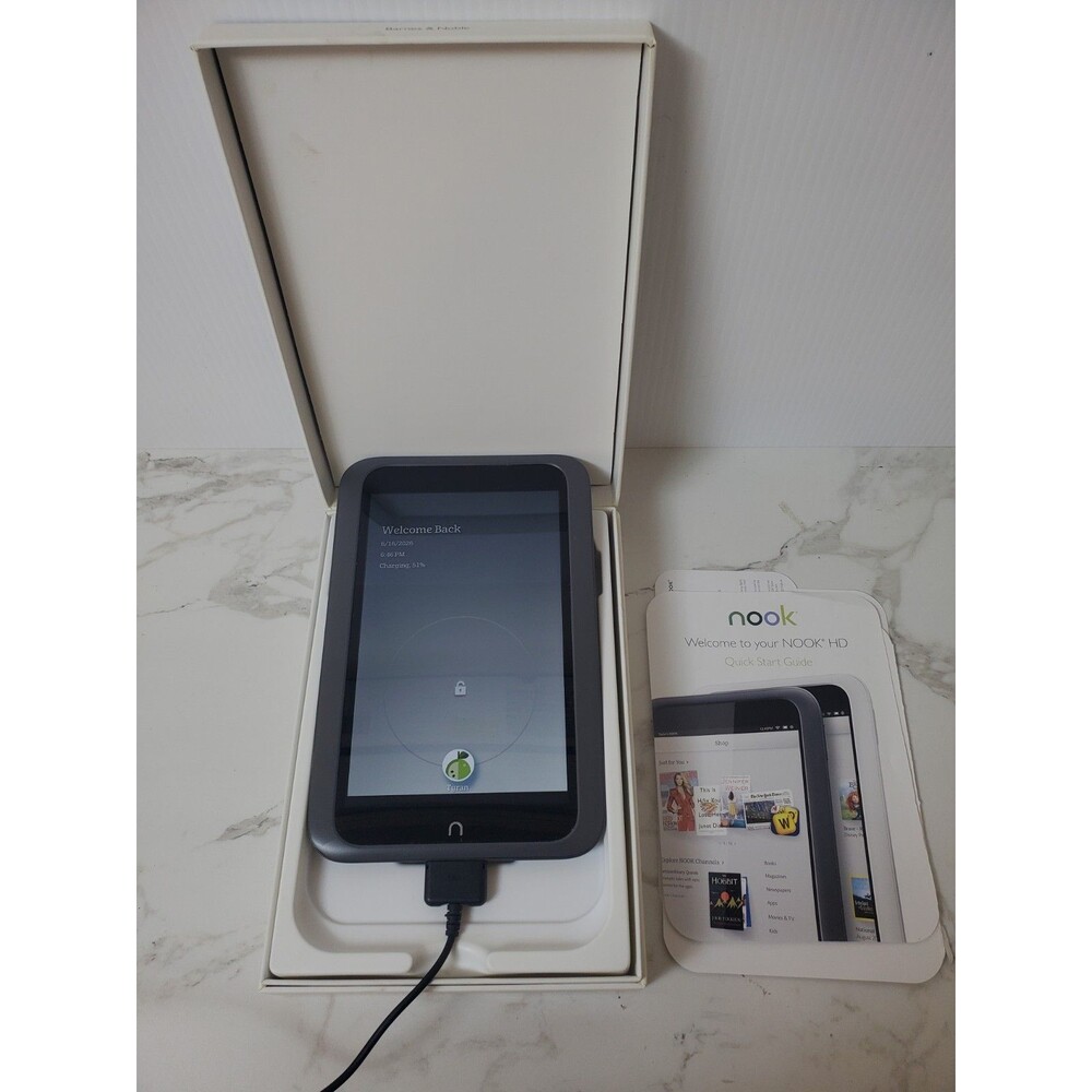 Barnes & Noble Nook HD BNTV400 8GB Tab eReader w cord powers up but won't charge